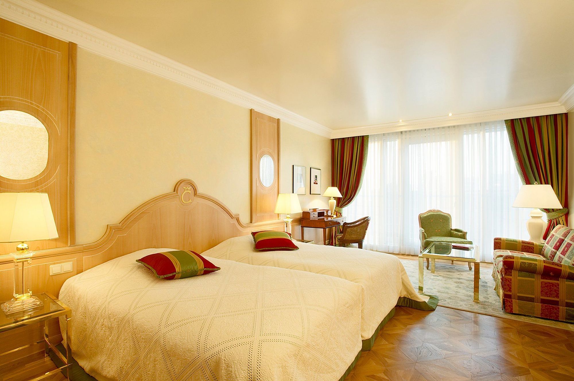 Colombi Hotel Freiburg im Breisgau Rum bild A room at the Hotel de la Tour
