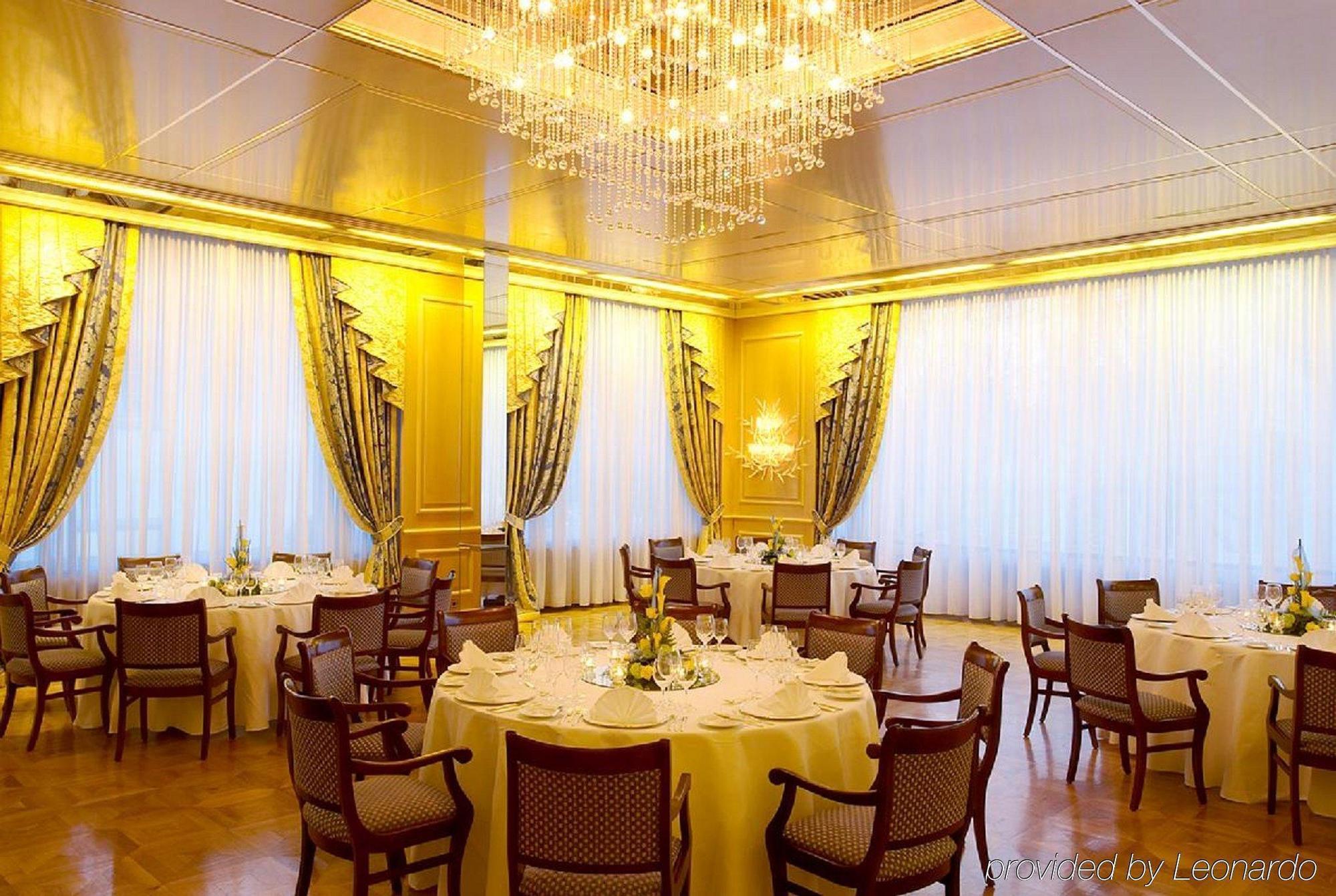 Colombi Hotel Freiburg im Breisgau Bekvämligheter bild The interior of the restaurant
