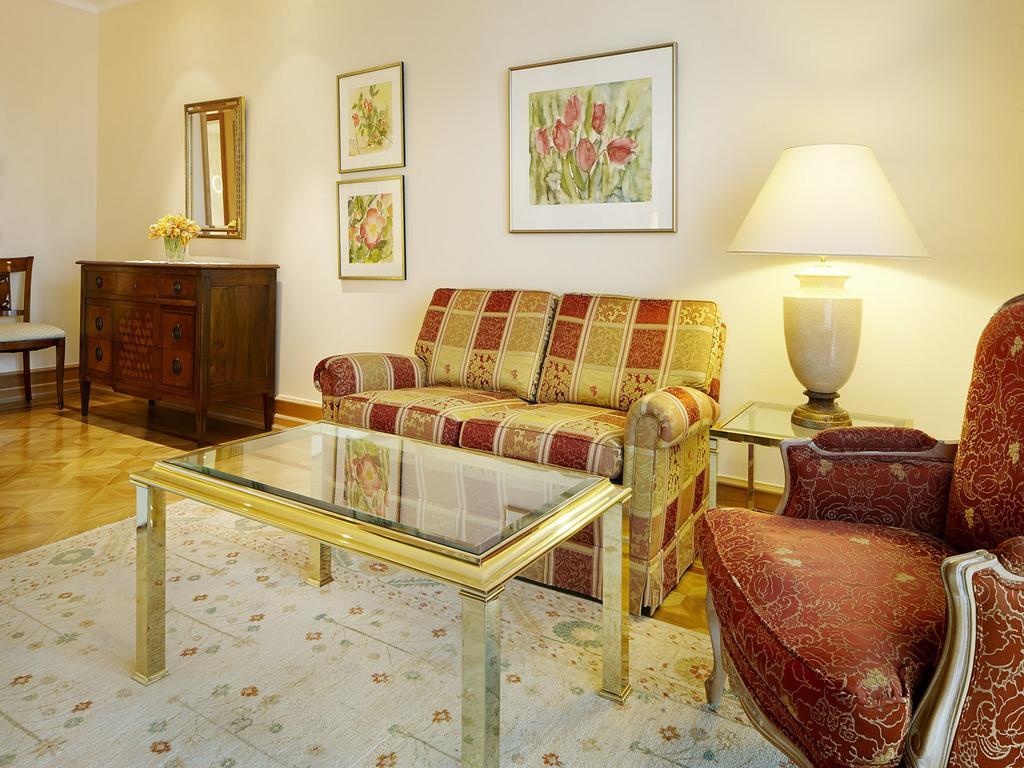 Colombi Hotel Freiburg im Breisgau Exteriör bild A living room