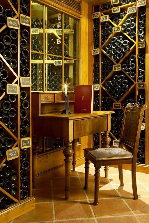 Colombi Hotel Freiburg im Breisgau Exteriör bild Wine cellar