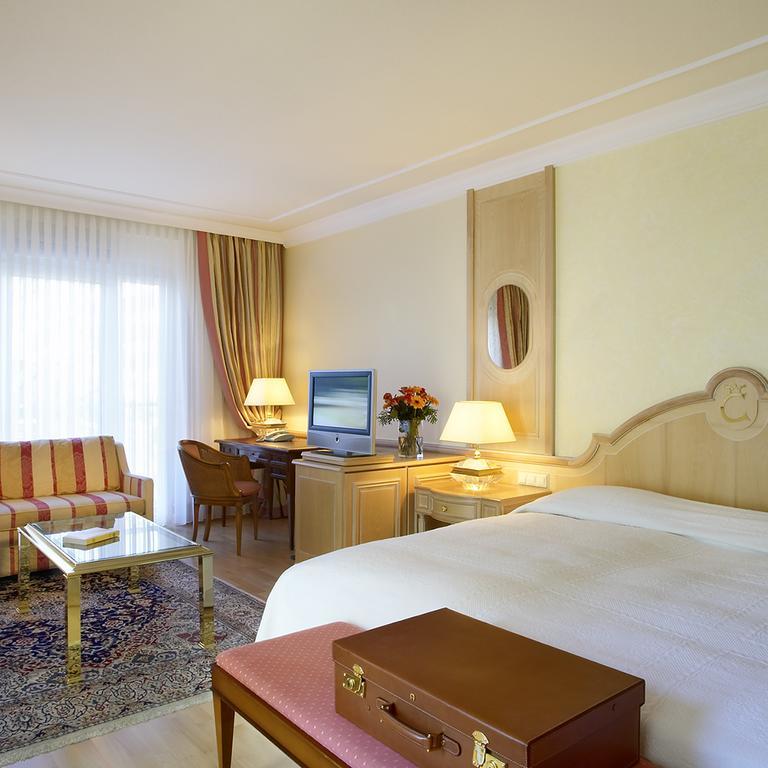 Colombi Hotel Freiburg im Breisgau Exteriör bild A room at the hotel
