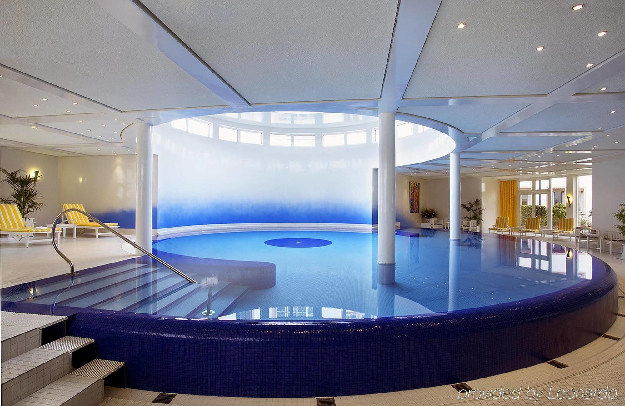 Colombi Hotel Freiburg im Breisgau Bekvämligheter bild The pool at the Hotel de la Paix